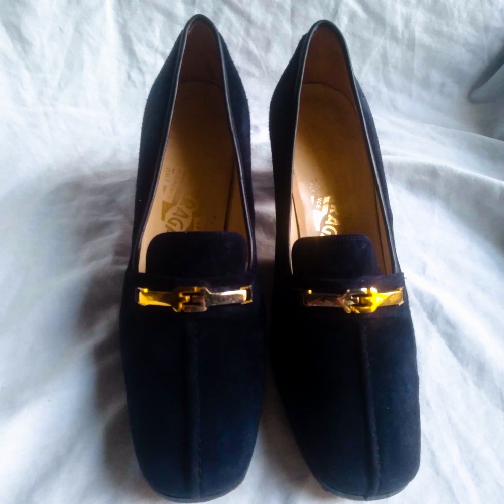Salvatore Ferragamo Blue Suede Leather Court Block Heels FF Logo Size 7 Luxury